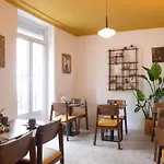 Hotel De La Porte Doree