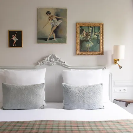 Hotel De La Porte Dorée Parigi