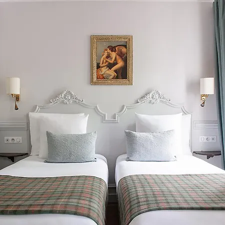 De La Porte Dorée Hotel