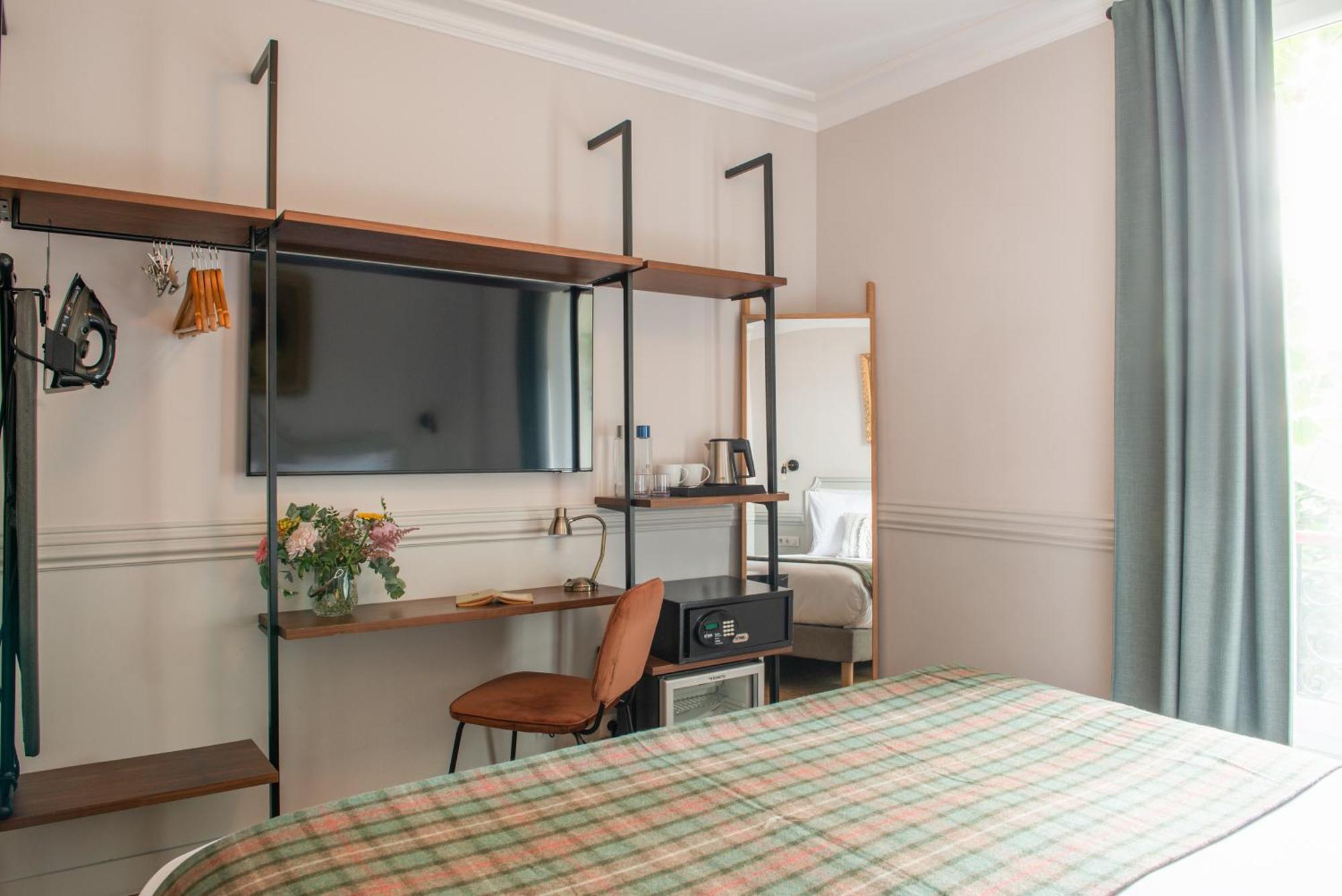 De La Porte Dorée 3*