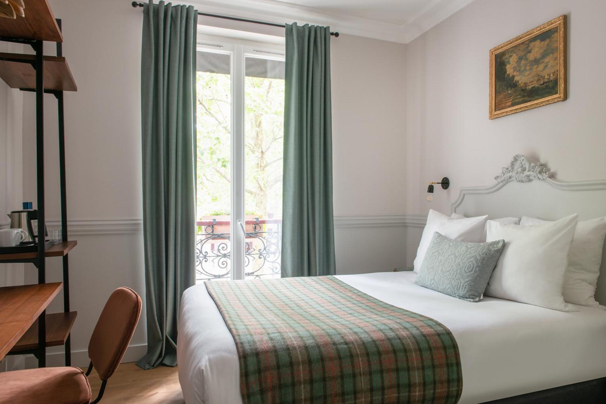 De La Porte Doree Hotel 3*