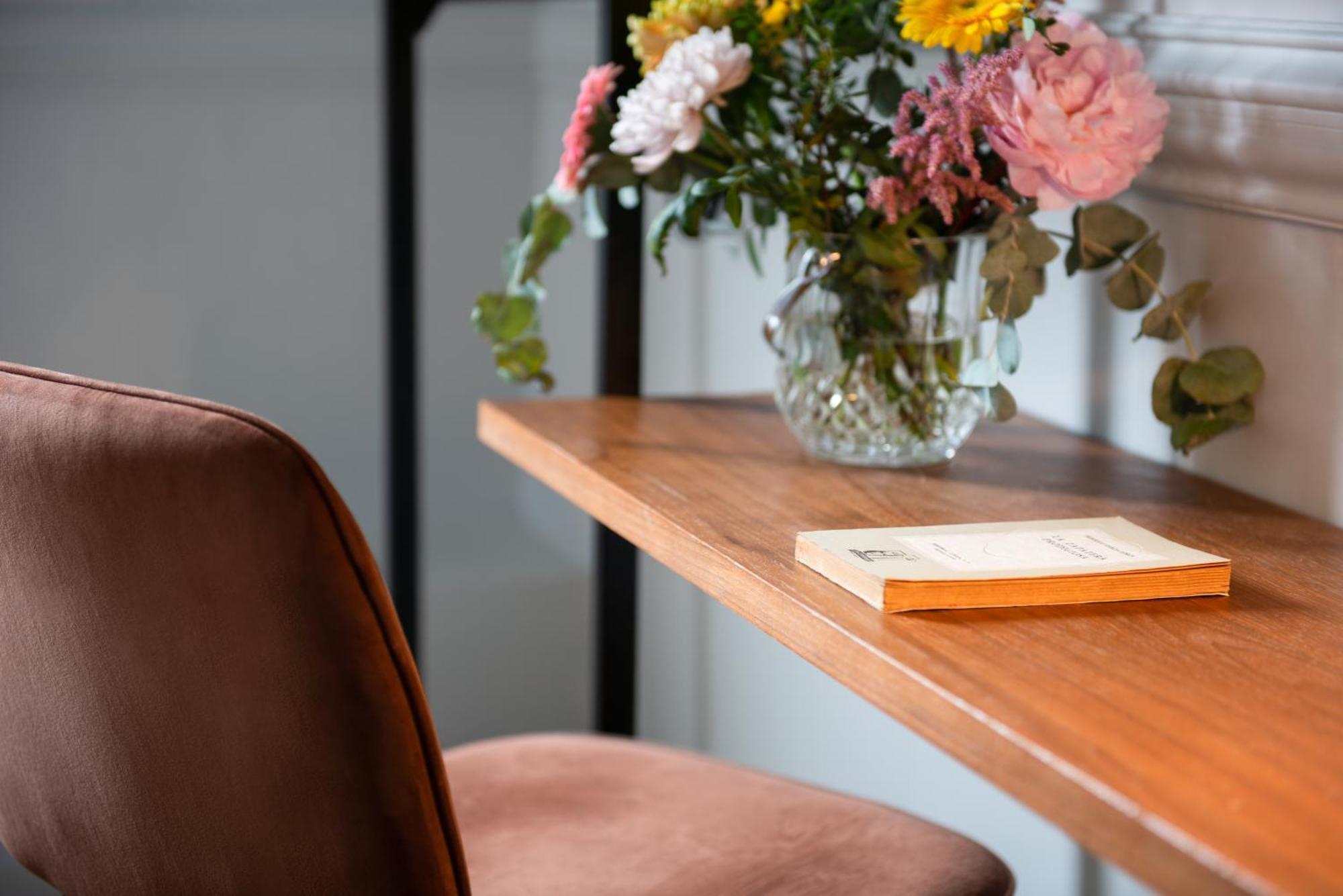 De La Porte Doree Hotel