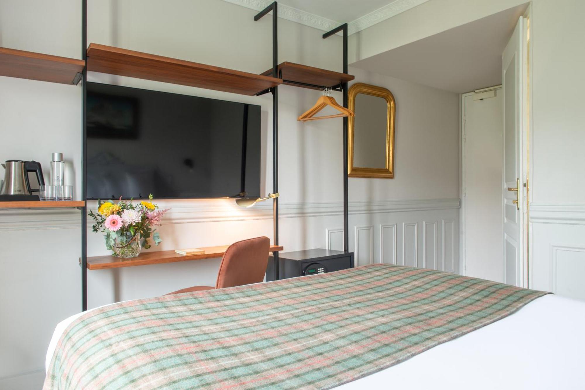 De La Porte Dorée Parigi