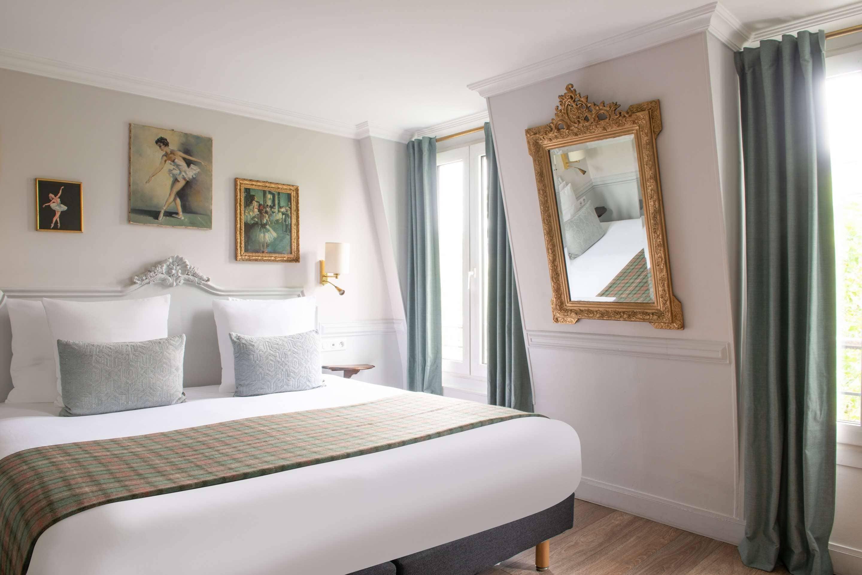 Hotel De La Porte Doree