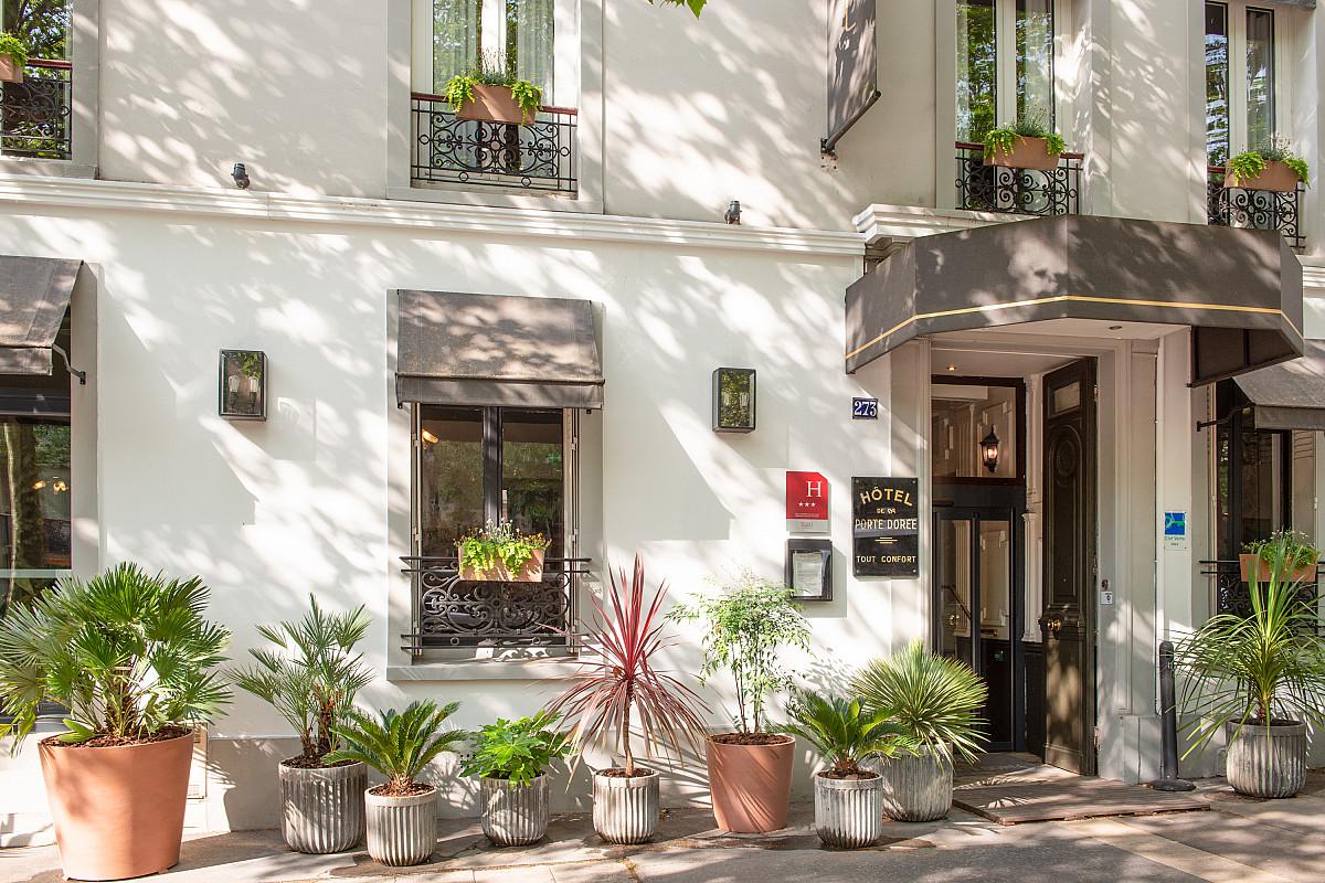 Hotel De La Porte Dorée 3*